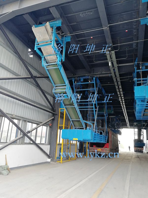 懸掛式升降伸縮裝車(chē)機(jī)