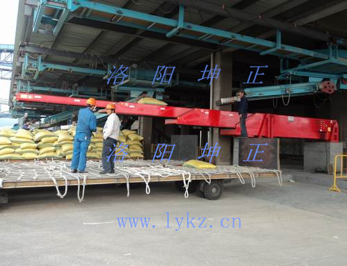 1514425813552064.jpg 伸縮裝車機